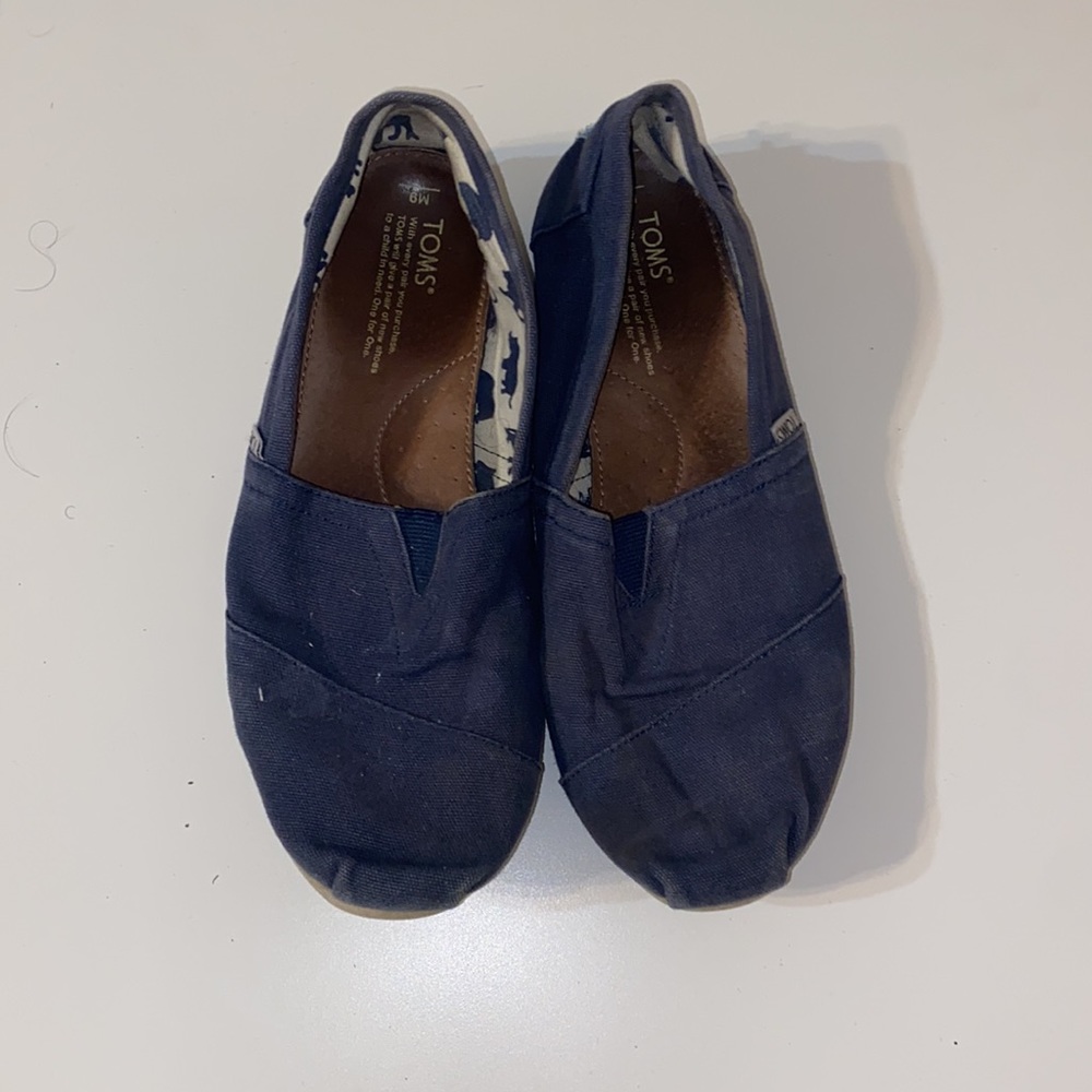 Toms - Picture 2 of 3